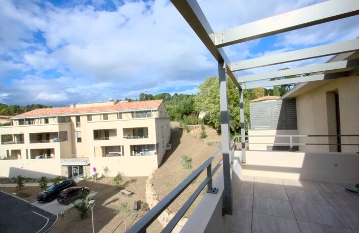 Appartement à vendre 2 pièces  dernier étage terrasse ascenseur et garage AIX EN PROVENCE (13) — photo 5