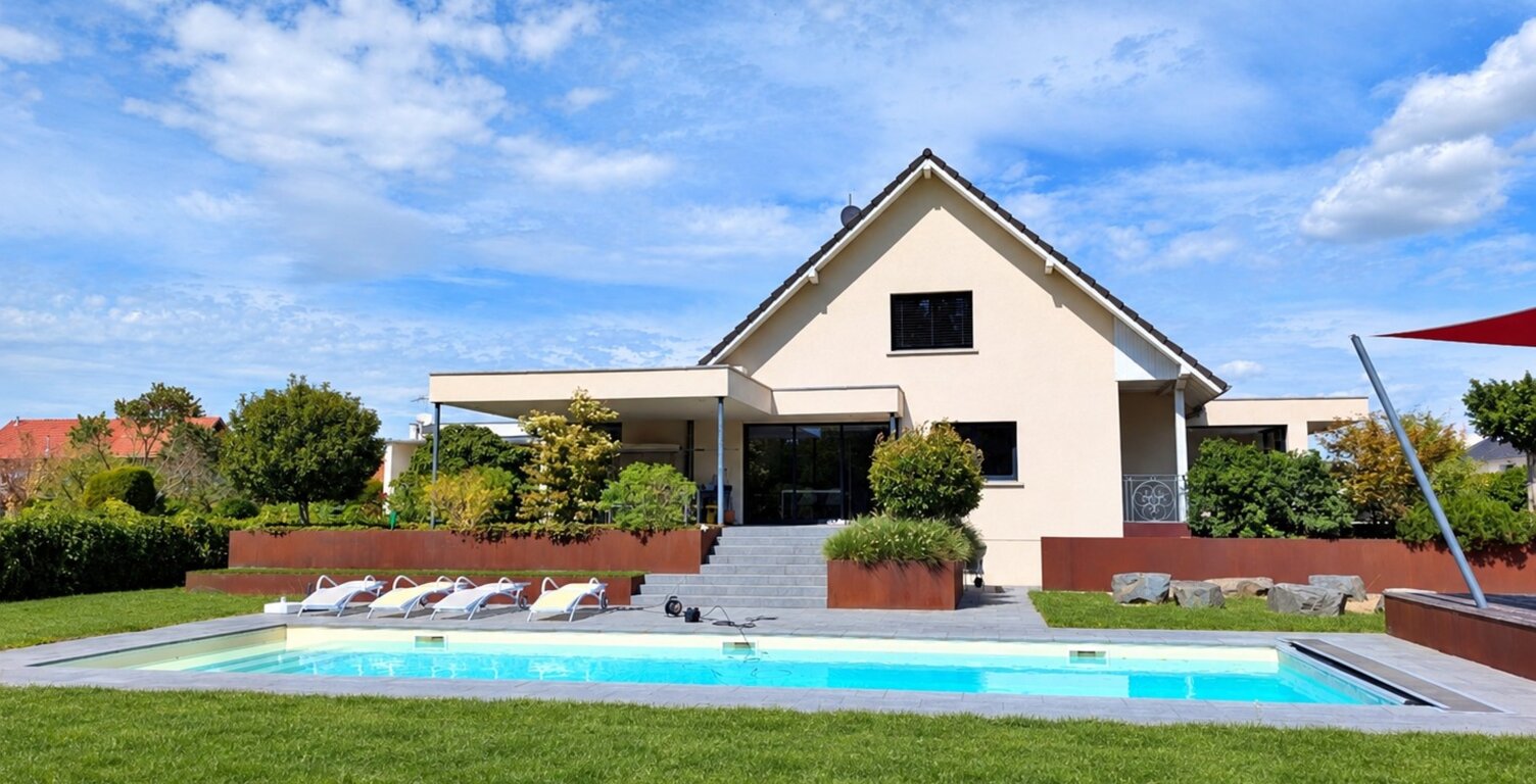 Maison à vendre 9 pièces KEMBS LOECHLE (68).Belle maison contemporaine de 250 m², 14 ares, avec piscine, en lisière de forêt — photo 1