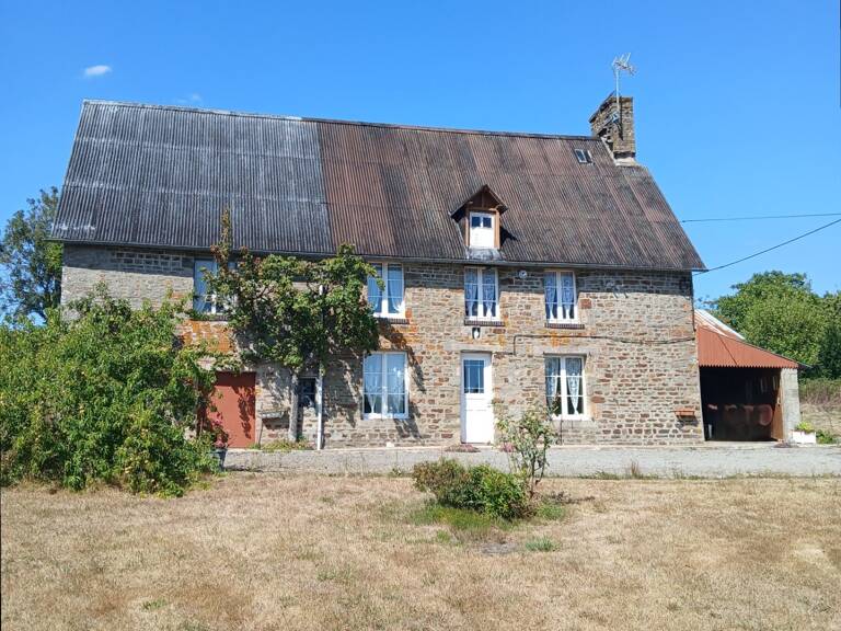 A Vendre : Maison et bâtiments en pierre à rénover sur 3,2 ha + dépendances à Valdallière - 14350 — photo 1
