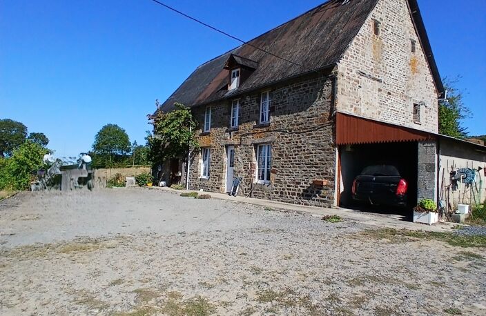 A Vendre : Maison et bâtiments en pierre à rénover sur 3,2 ha + dépendances à Valdallière - 14350 — photo 2
