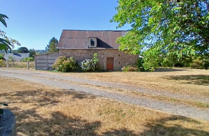 A Vendre : Maison et bâtiments en pierre à rénover sur 3,2 ha + dépendances à Valdallière - 14350 — photo 3