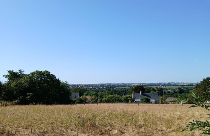 A Vendre : Maison et bâtiments en pierre à rénover sur 3,2 ha + dépendances à Valdallière - 14350 — photo 4