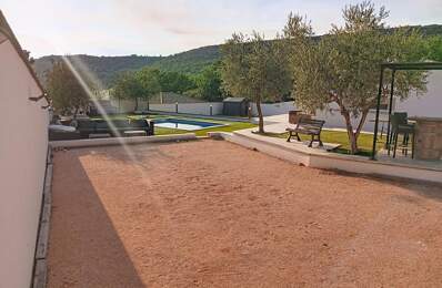 Villa T6 avec piscine et terrain de 1241m² - Sainte-Anastasie-Sur-Issole — photo du bien