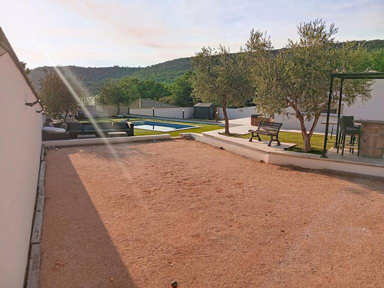 Villa T6 avec piscine et terrain de 1241m² - Sainte-Anastasie-Sur-Issole — photo 1