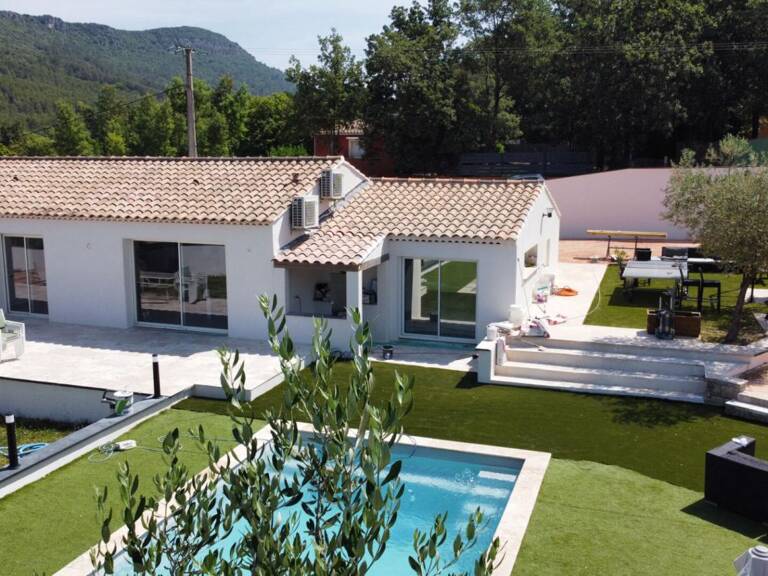 Villa T6 avec piscine et terrain de 1241m² - Sainte-Anastasie-Sur-Issole — photo 1