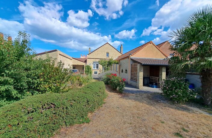 COUP DE CUR  Maison pleine de charme, aucun travaux, au calme et sans vis-à-vis ! — photo 2