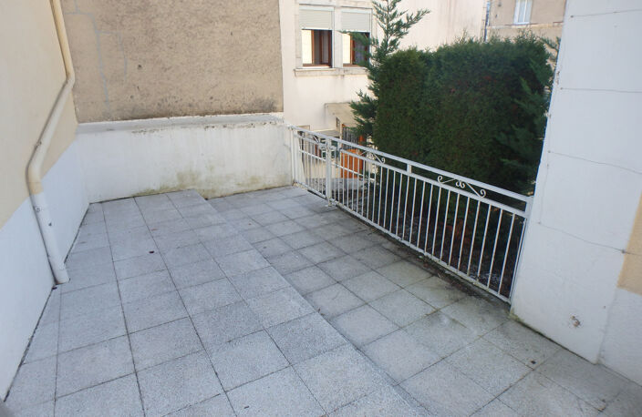 APPARTEMENT AVEC TERRASSE ET GARAGE — photo 5