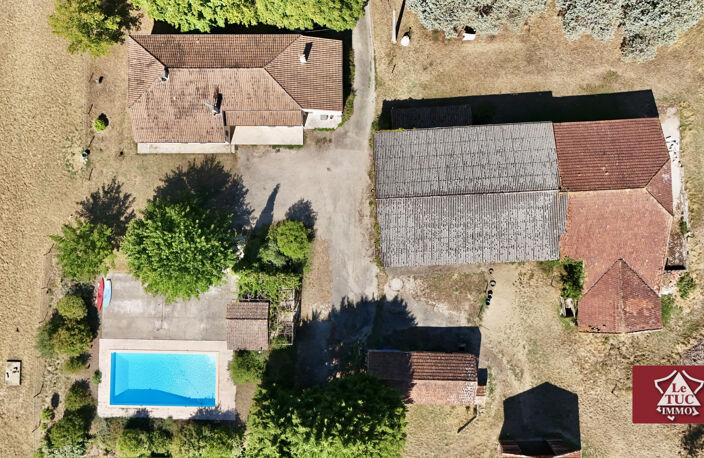 Propriété équestre avec piscine et dépendances. — photo 5