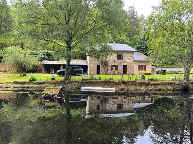 Haute-Vienne, une propriété avec étang au bord de la Vienne — photo du bien