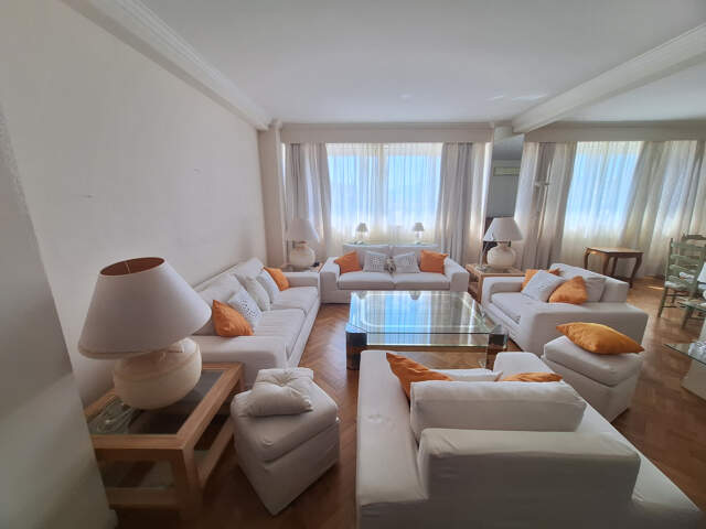  T4 Balcon + Box Rue Jean Mermoz PERIER / PRADO — photo du bien