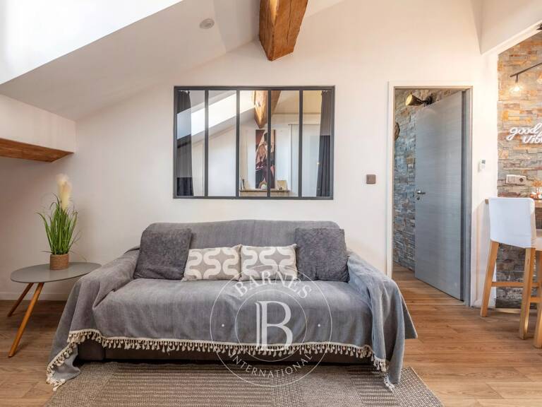 LYON 6 – Lafayette  / Molière – Dernier étage au calme sur cour – 1 chambre – Immeuble bourgeois avec ascenseur — photo 1
