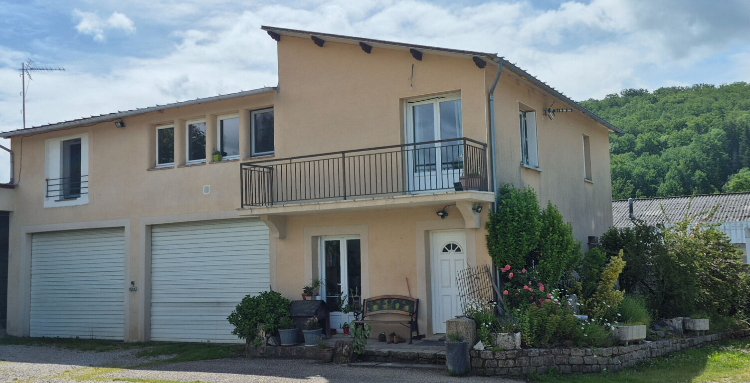Ensemble immobilier, bâtiments professionnel, hangar — photo 1