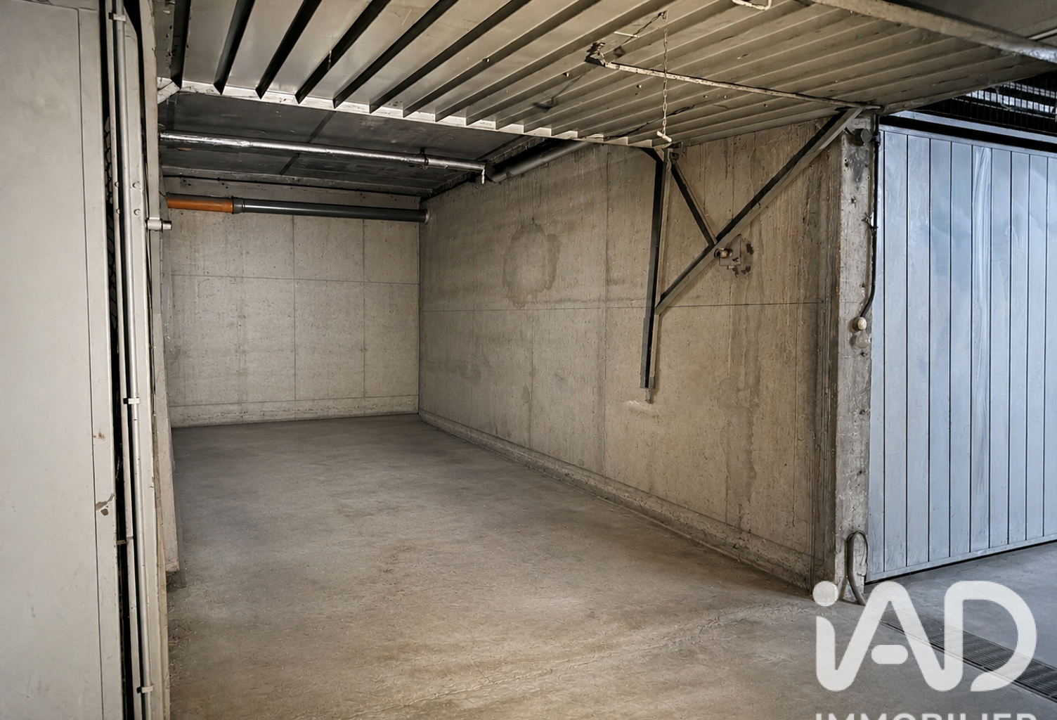 Vente Garage 15 m&sup2; — photo 1