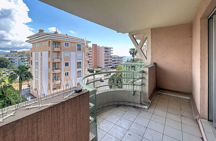 Port-Fréjus T1 à vendre à Fréjus - Dernier étage avec vue mer et ville - place de parking — photo 4