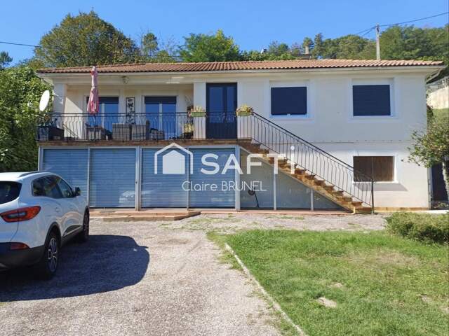 Villa avec deux appartements — photo du bien