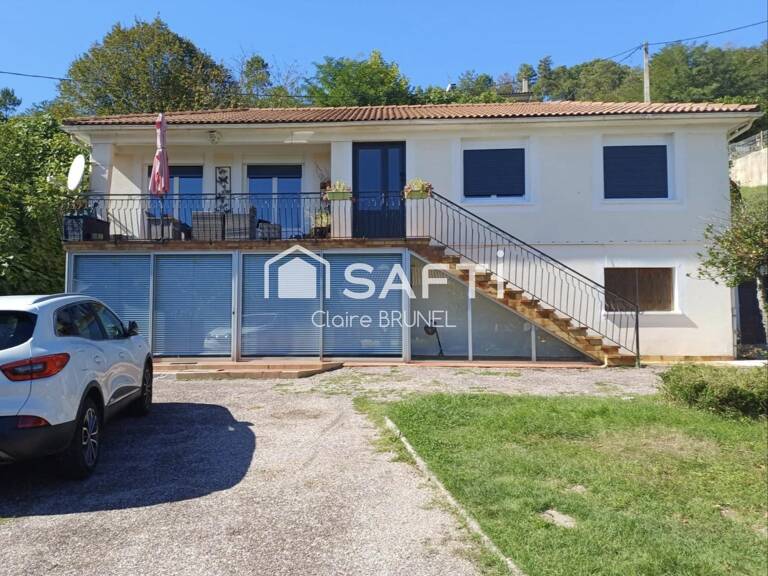 Villa avec deux appartements — photo 1