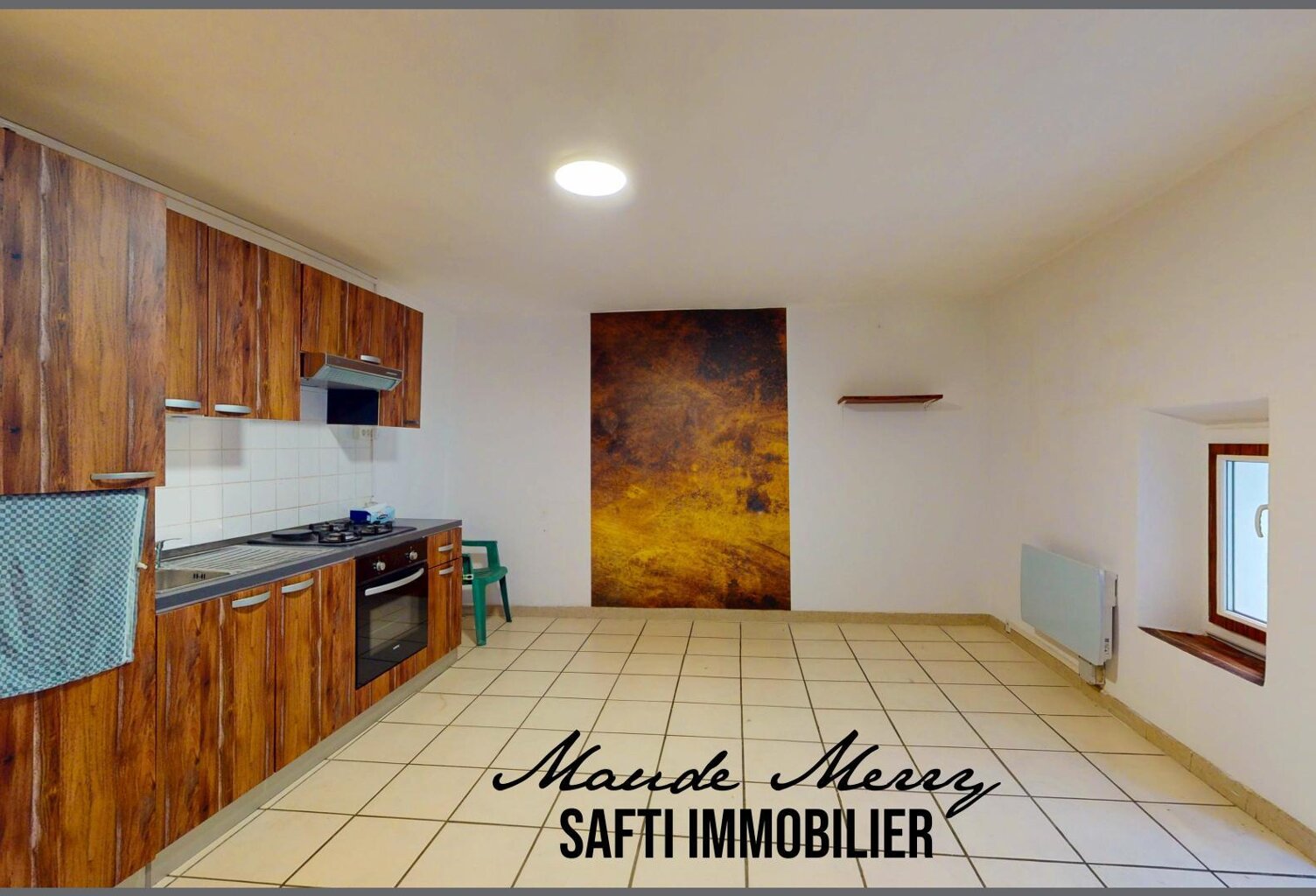 Immeuble de rapport composé de 3 lots - un local commercial de 20 m2 (qui peut être transformé en un studio) avec cave de 17 m2 - un studio de  20 m2 au 1er étage - un duplex de 47 m2 au 2ème étage — photo 1