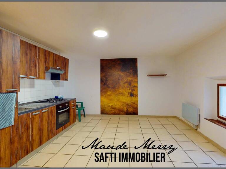 Immeuble de rapport composé de 3 lots - un local commercial de 20 m2 (qui peut être transformé en un studio) avec cave de 17 m2 - un studio de  20 m2 au 1er étage - un duplex de 47 m2 au 2ème étage — photo 1
