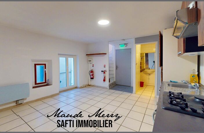 Immeuble de rapport composé de 3 lots - un local commercial de 20 m2 (qui peut être transformé en un studio) avec cave de 17 m2 - un studio de  20 m2 au 1er étage - un duplex de 47 m2 au 2ème étage — photo 2