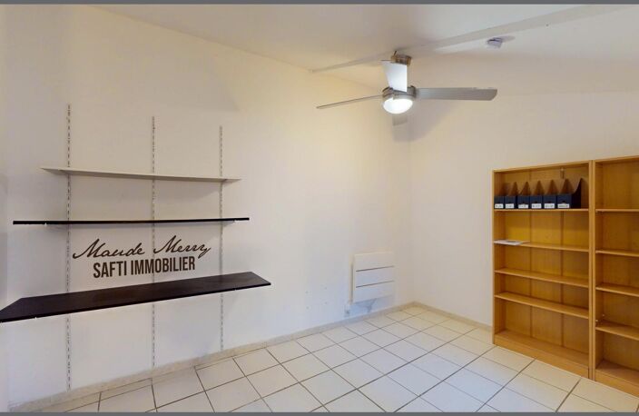 Immeuble de rapport composé de 3 lots - un local commercial de 20 m2 (qui peut être transformé en un studio) avec cave de 17 m2 - un studio de  20 m2 au 1er étage - un duplex de 47 m2 au 2ème étage — photo 4