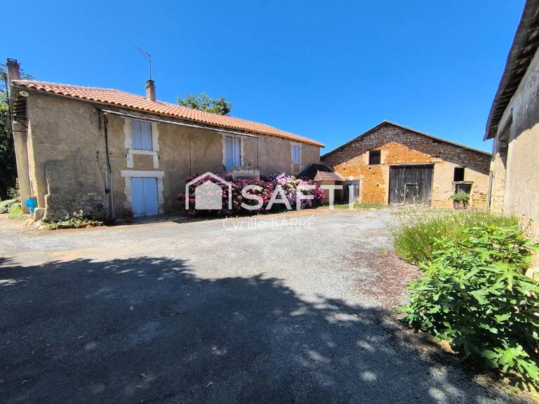 Ferme du chateau de Mainzac au porte de la Dordogne — photo 1