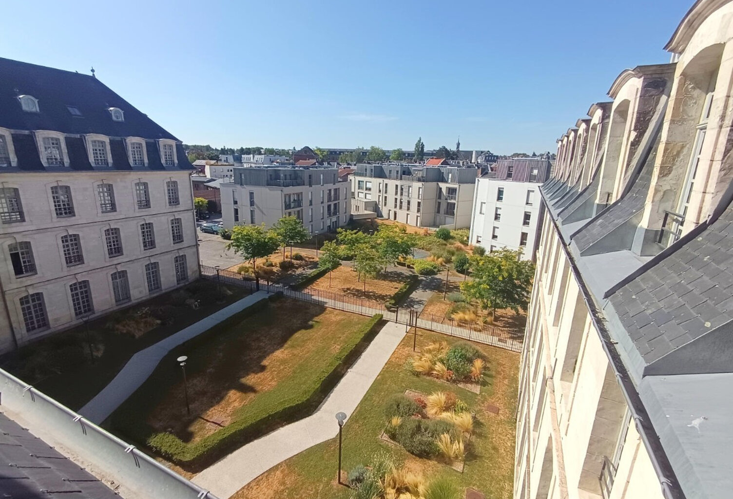 Appartement duplex 1 chambre parking — photo 1
