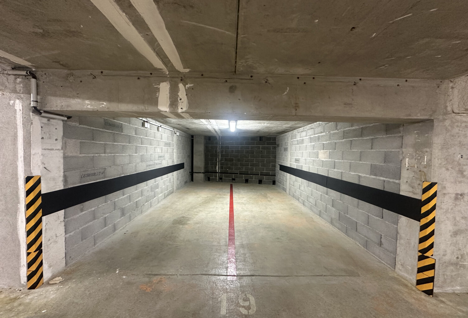 CARMES - Double emplacement de parking - 300 EUR — photo 1