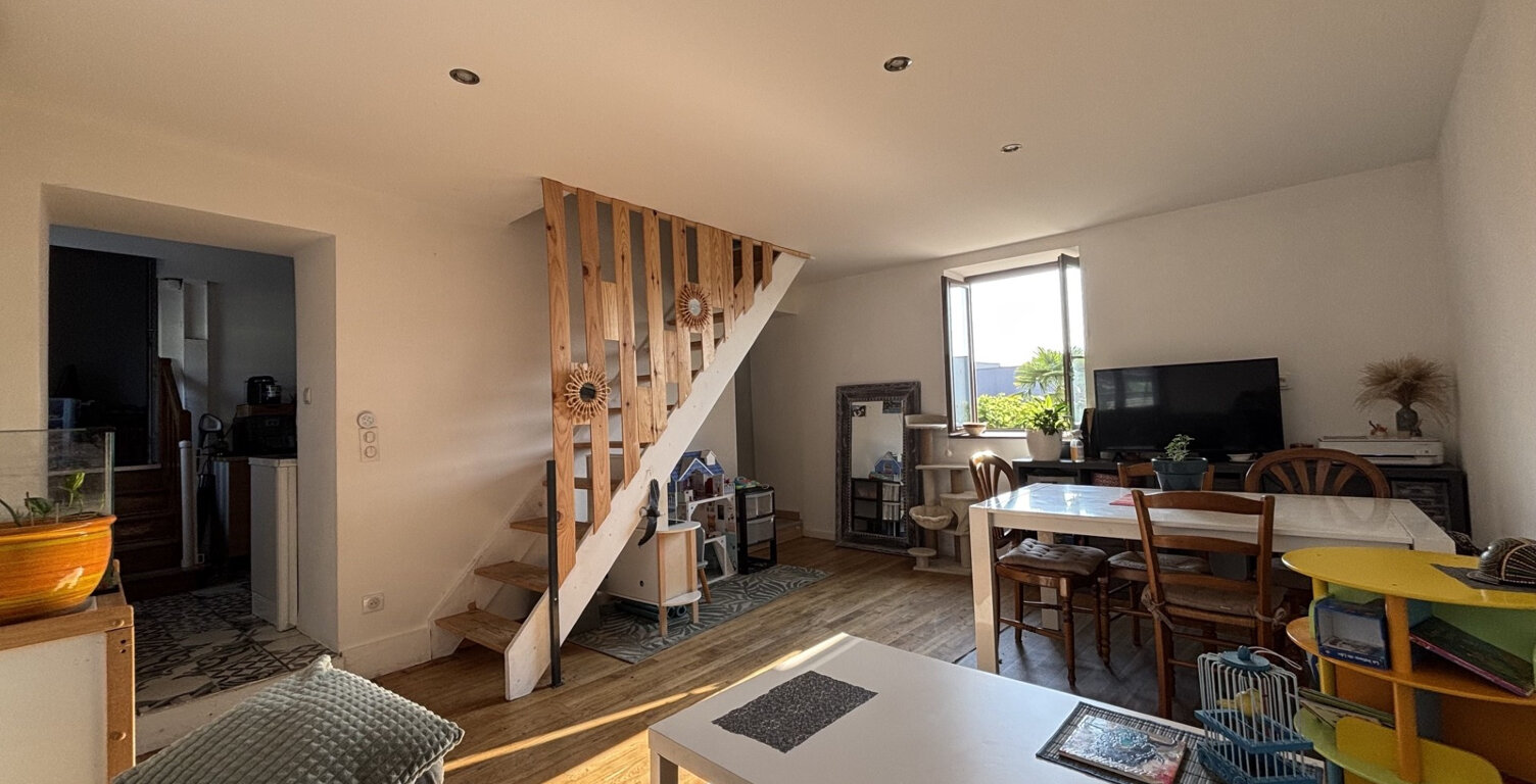 Maison de ville T4 sur trois niveaux avec garage et cave vou — photo 1
