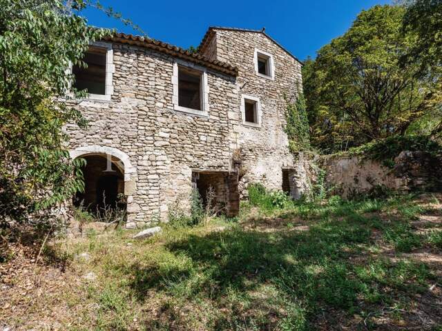 Ménerbes - Propriété à rénover avec vue — photo du bien
