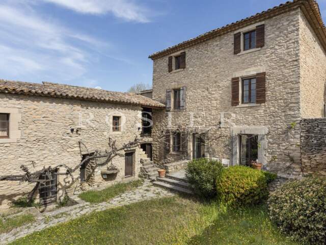 Maison de hameau avec piscine et vue sur le Luberon à deux pas d — photo du bien