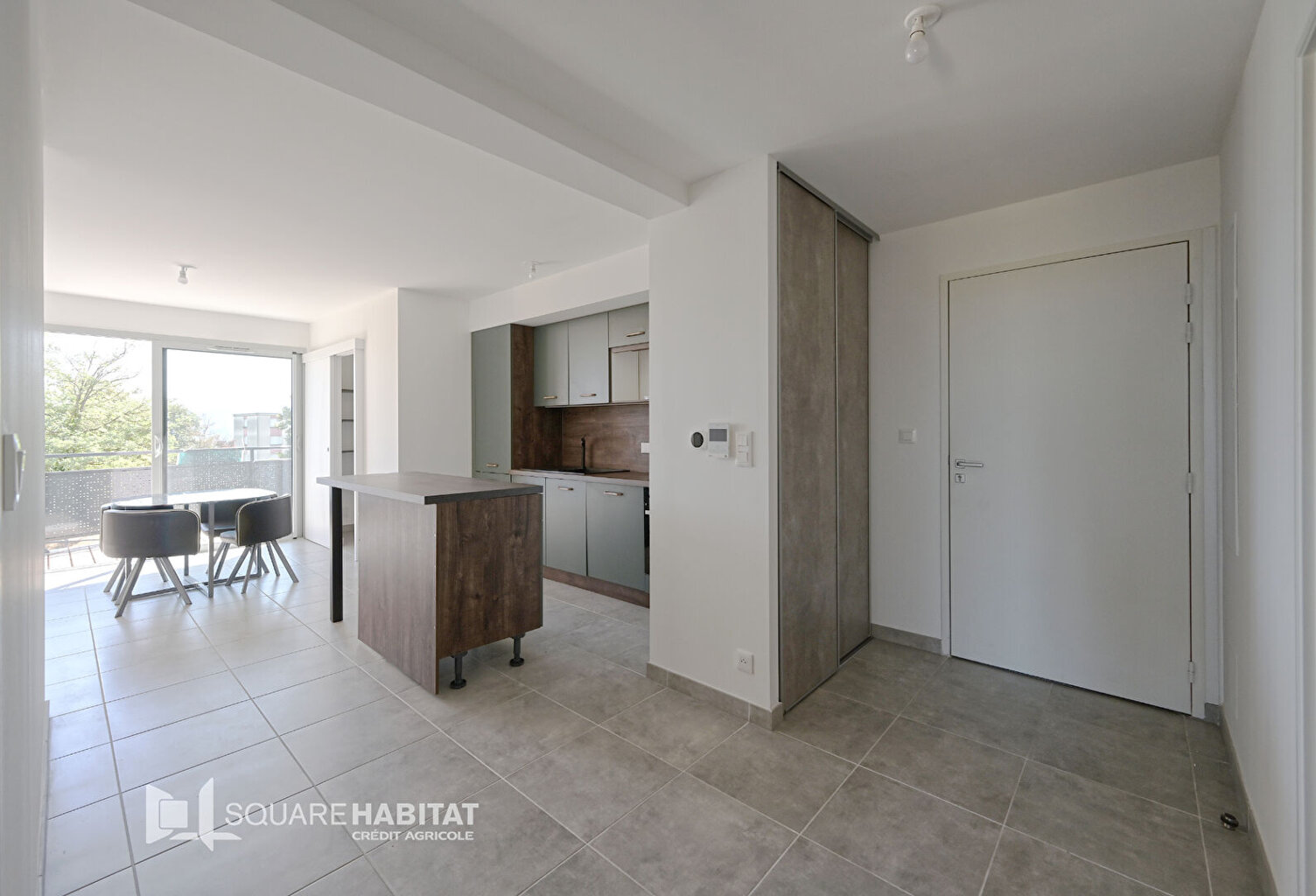Appartement T3 récent avec balcon et double garage — photo 1