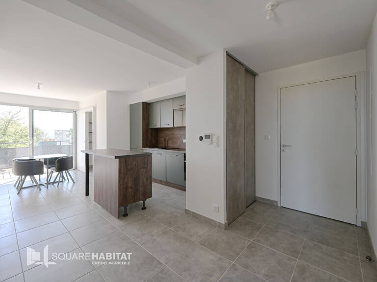 Appartement T3 récent avec balcon et double garage — photo 1