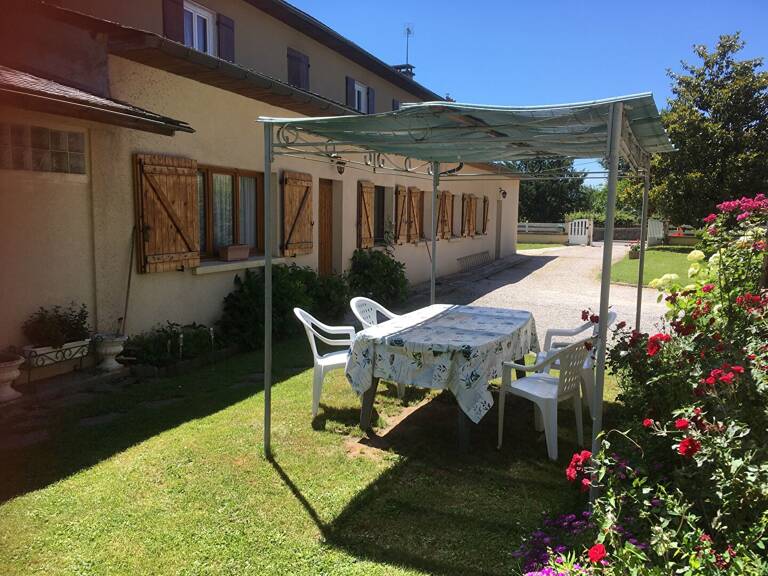Ensemble Immobilier - St Geniez d'Olt et d'Aubrac - Terrain - Garage — photo 1