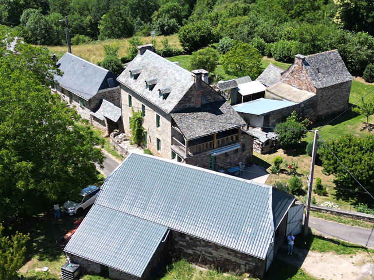 Ensemble immobilier en pierre entre BOZOULS et ESPALION — photo 1