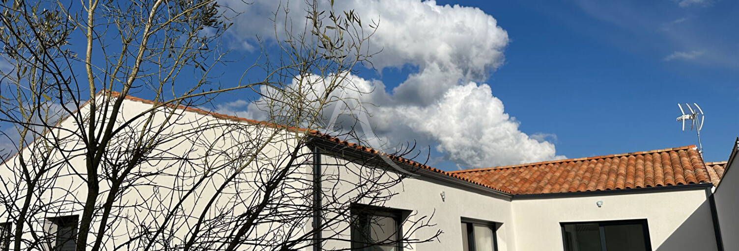 Maison 5 Pièces 122 m² à vendre à Rochefort (17300)