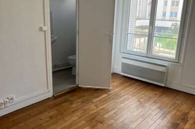 Appartement 2 pièces 896 €