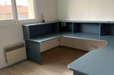 Bureau  966 €