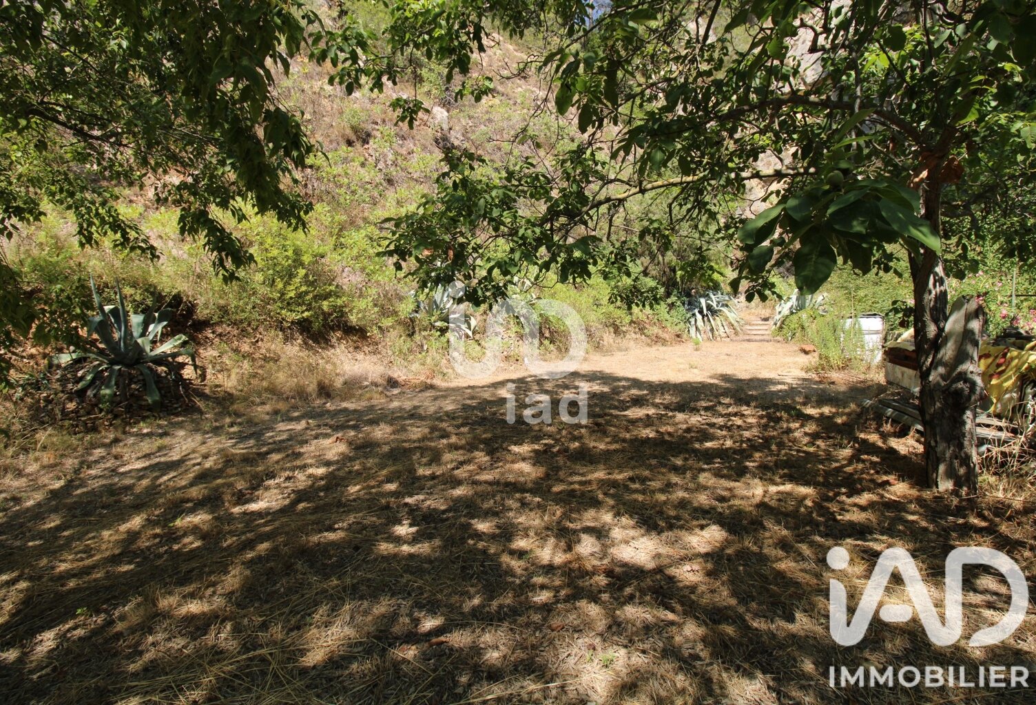 Vente Terrain 3 552 m&sup2; — photo 1