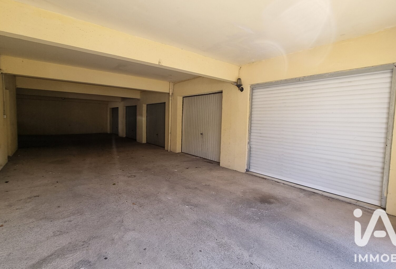 Vente Garage 13 m&sup2; — photo 1