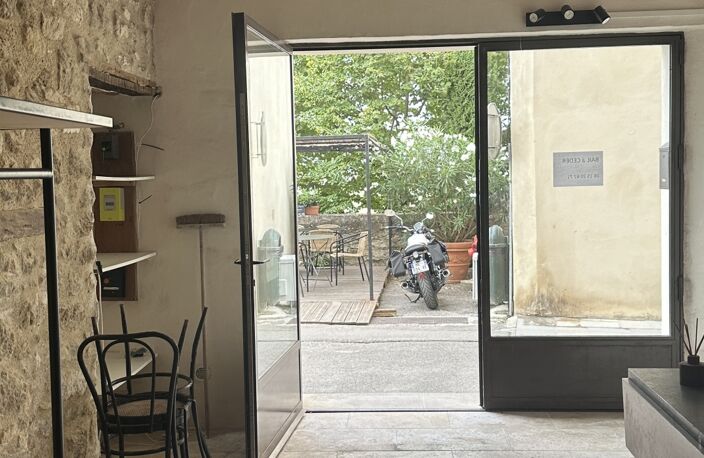 Vente Local commercial 49 m&sup2; — photo 3
