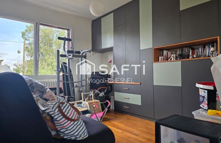 MAISON 140 m²  4 CHAMBRES  CAMPAGNE BRETEIL - GARE MONTFORT SUR MEU — photo 5