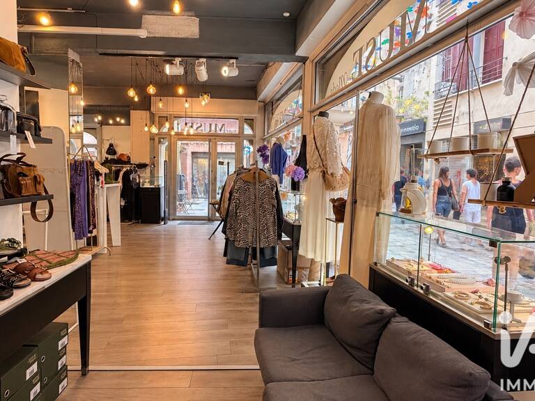 Vente Local commercial 170 m&sup2; — photo 1