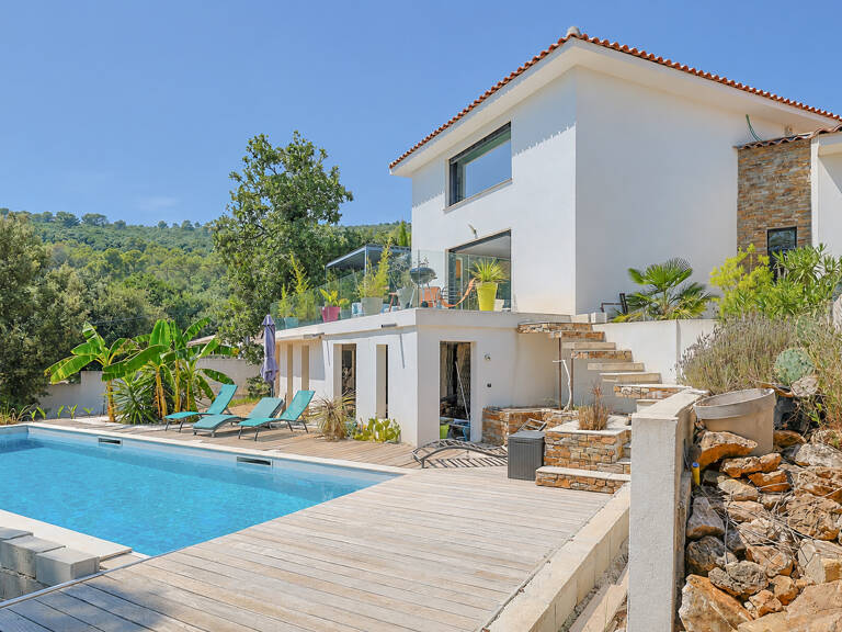 Villa contemporaine T5 de 150m2 habitables avec vue dominante, garage et piscine ! — photo 1