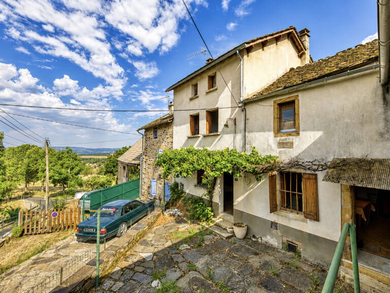 Maison de Hameau T4 avec Terrasse, Terrain et Atelier. — photo 1