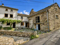 Maison de Hameau T4 avec Terrasse, Terrain et Atelier. — photo 2