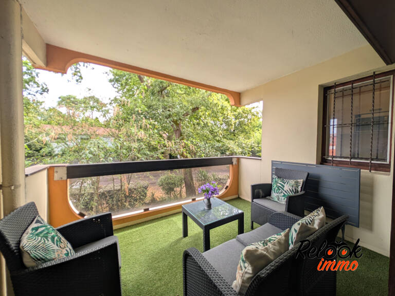 Appartement T2 avec balcon couvert et parking   Centre-ville — photo 1
