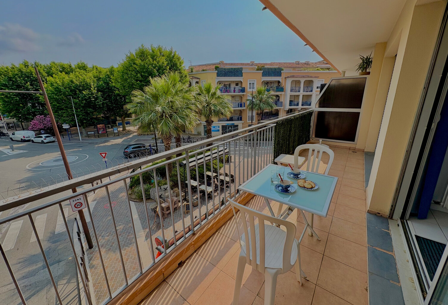 Appartement T2 en plein centre de Sainte-Maxime et à 200m des plages. — photo 1