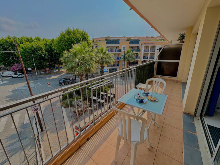Appartement T2 en plein centre de Sainte-Maxime et à 200m des plages. — photo 1