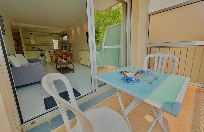 Appartement T2 en plein centre de Sainte-Maxime et à 200m des plages. — photo 5
