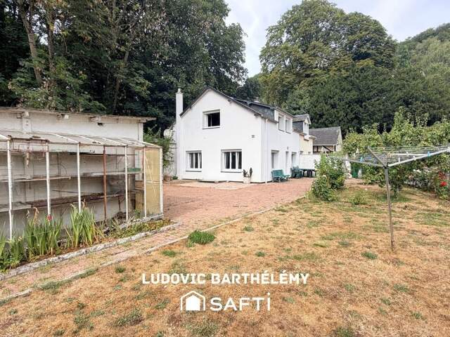 Maison à rafraichir avec jardin et 2 grands garages  Bolbec — photo du bien